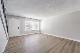 Photo #5: 2584233 Listing 