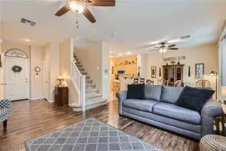 Photo #4: 2584247 Listing