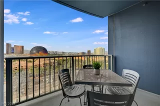 Photo #3: 2584251 Listing