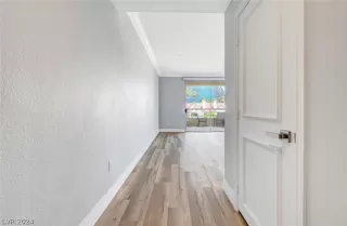 Photo #2: 2584278 Listing