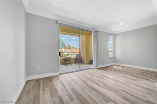 Photo #4: 2584278 Listing