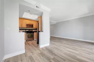 Photo #6: 2584278 Listing