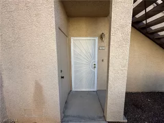 Photo #1: 2584280 Listing