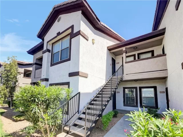 MLS: 2584290 Condo For Sale