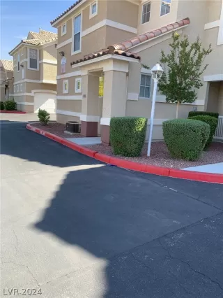 Photo #1: 2584298 Listing 