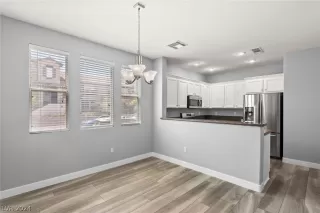 Photo #4: 2584306 Listing 