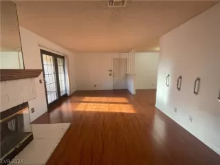 Photo #2: 2584314 Listing