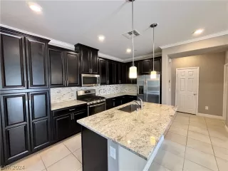 Photo #6: 2584315 Listing 