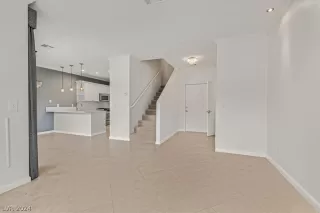 Photo #2: 2584362 Listing 