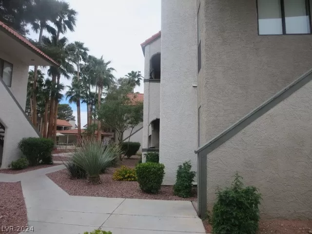 MLS: 2584364 Condo For Sale