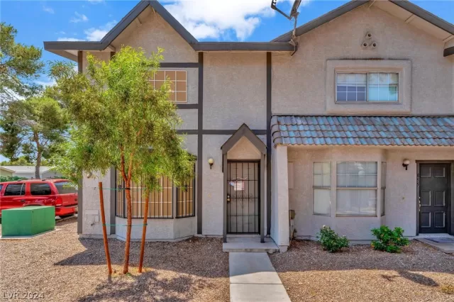 MLS: 2584378 Condo For Sale