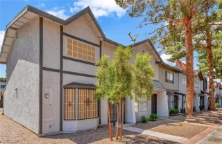 Photo #1: 2584378 Listing