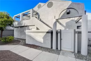 Photo #1: 2584401 Listing