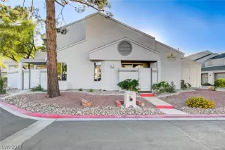 Photo #3: 2584401 Listing