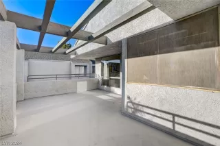 Photo #6: 2584401 Listing