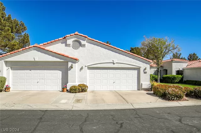 MLS: 2584416 Condo For Sale