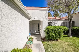 Photo #2: 2584416 Listing