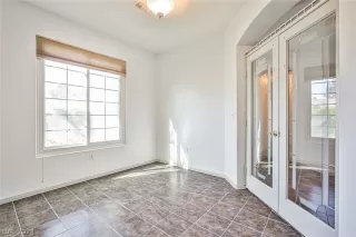 Photo #6: 2584416 Listing