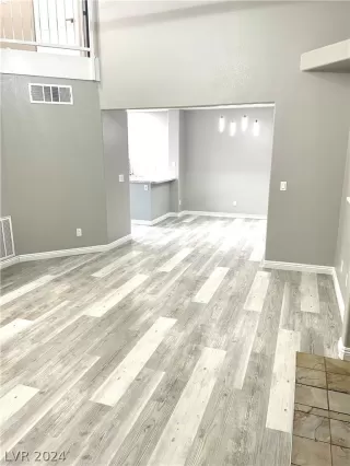 Photo #1: 2584419 Listing 