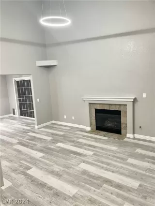 Photo #2: 2584419 Listing 