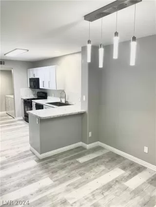 Photo #5: 2584419 Listing 