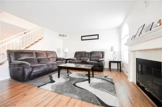 Photo #6: 2584466 Listing