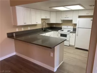 Photo #3: 2584483 Listing 