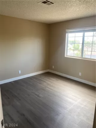 Photo #6: 2584483 Listing 