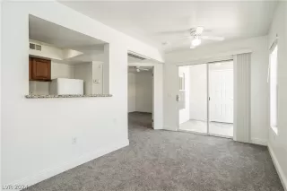 Photo #5: 2584502 Listing