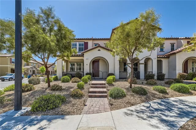 MLS: 2584508 Condo For Sale