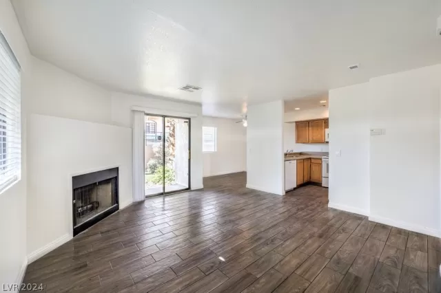 MLS: 2584530 Condo For Sale