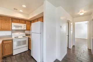 Photo #5: 2584530 Listing