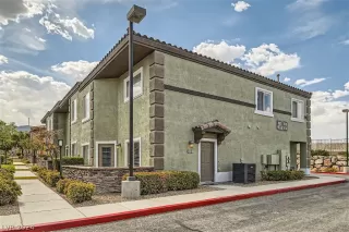 Photo #1: 2584532 Listing