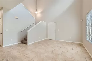 Photo #4: 2584532 Listing