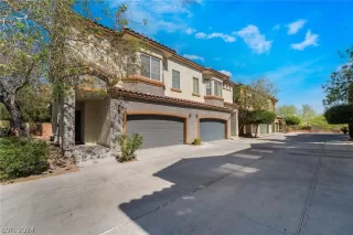 Photo #1: 2584534 Listing