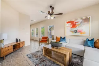 Photo #4: 2584534 Listing