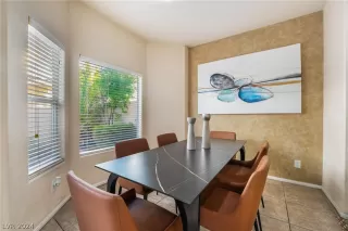 Photo #6: 2584534 Listing