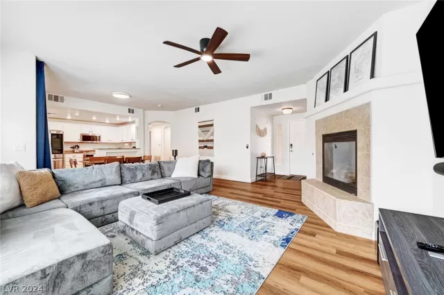 MLS: 2584536 Condo For Sale