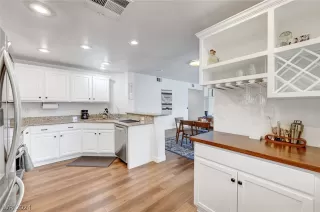 Photo #1: 2584536 Listing 