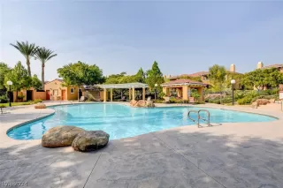 Photo #4: 2584536 Listing 