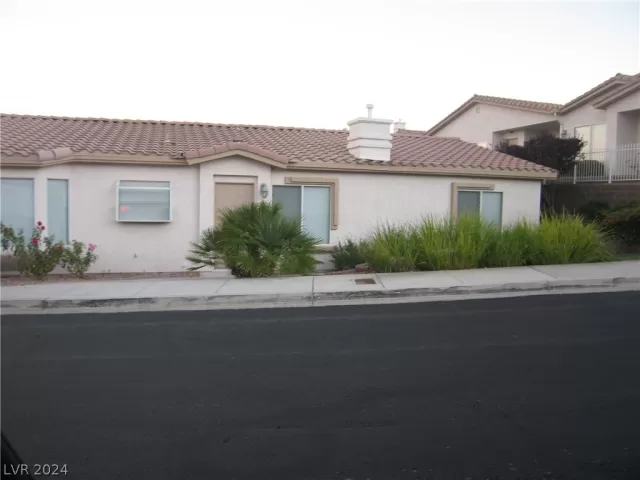 MLS: 2584546 Condo For Sale