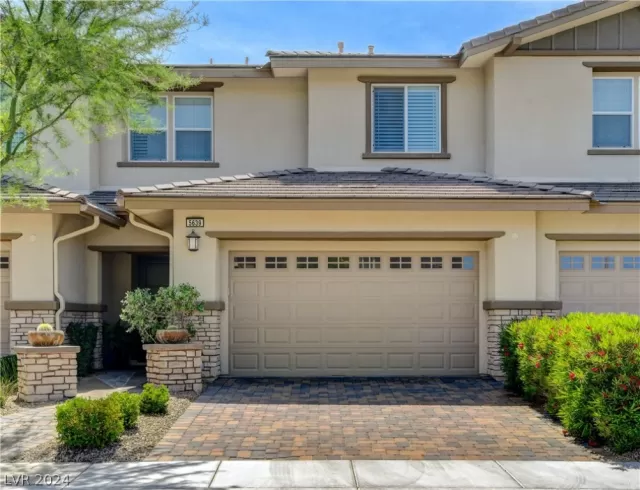 MLS: 2584610 Condo For Sale