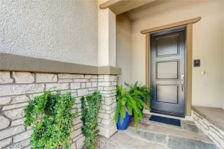 Photo #4: 2584610 Listing