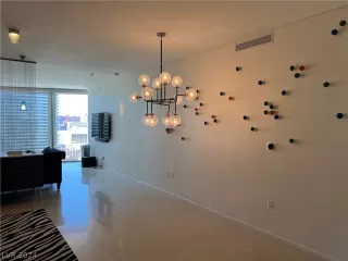 Photo #1: 2584629 Listing 