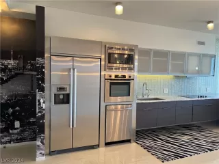 Photo #3: 2584629 Listing 