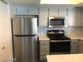 Photo #2: 2584652 Listing 