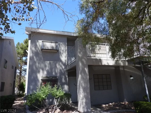 MLS: 2584653 Condo For Sale