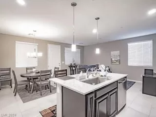 Photo #1: 2584690 Listing 