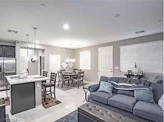 Photo #5: 2584690 Listing 