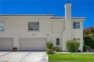 Photo #2: 2584700 Listing